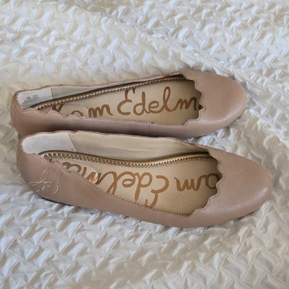 Sam Edelman Finnegan Women's Tan Leather Scalloped Edge Ballet Flats Classic - Picture 1 of 9
